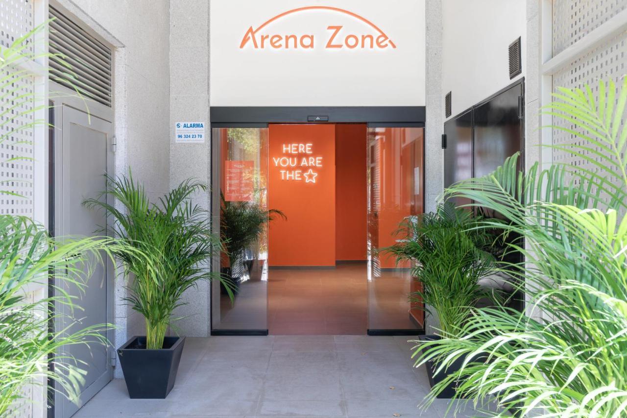 Arena Zone Hotel Валенсия Экстерьер фото